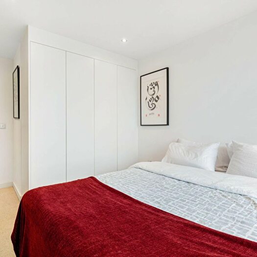 1 Bedroom Flat To Rent In Nicholson Square, London, E3