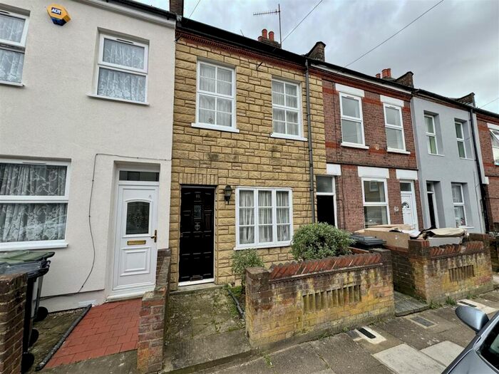 2 Bedroom Terraced House To Rent In Malvern Road, Luton, LU1