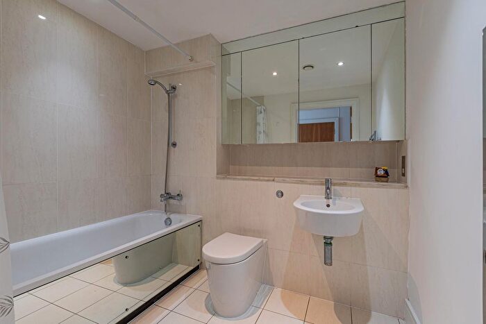 1 Bedroom Flat To Rent In Hayes Road, Sully, Penarth, CF64