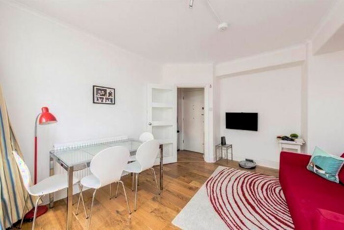 1 Bedroom Flat To Rent In Harley Street, Marylebone, London, W1G