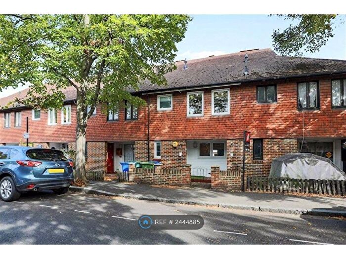 3 Bedroom Terraced House To Rent In Monnow Road, London, SE1