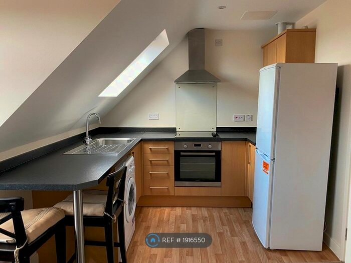 1 Bedroom Flat To Rent In Capstone Road, Bournemouth, BH8