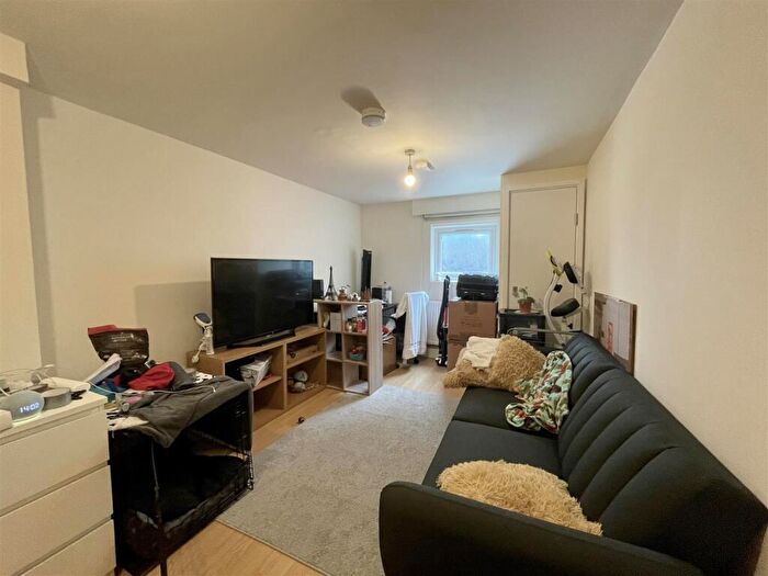 1 Bedroom Apartment To Rent In Stroud Green Road, Finsbury Park, N4