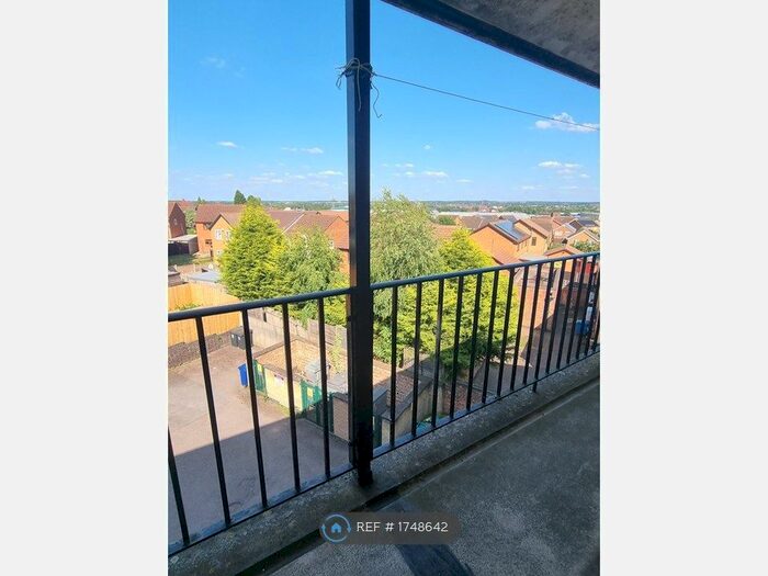 2 Bedroom Flat To Rent In Somerset Avenue, Leicester, LE4