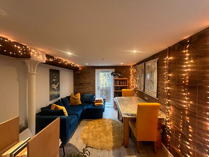 2 Bedroom Flat To Rent In Kiln Court, Doncaster, DN3