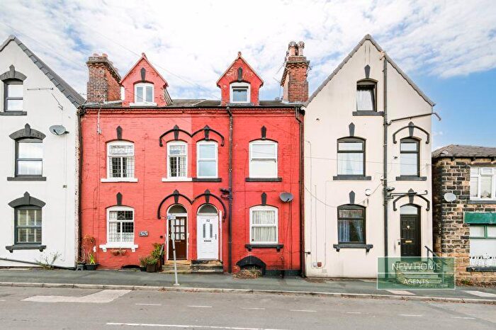 4 Bedroom Terraced House For Sale In Wesley Street Morley, Leeds, LS27