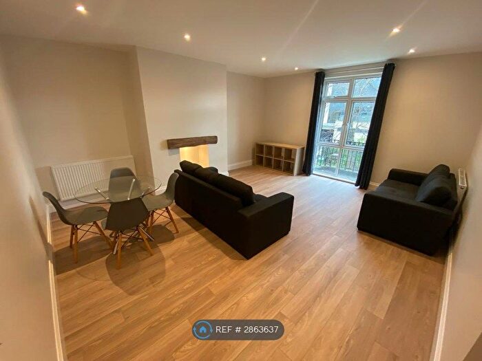 2 Bedroom Flat To Rent In Moorland Hall, Leeds, LS3