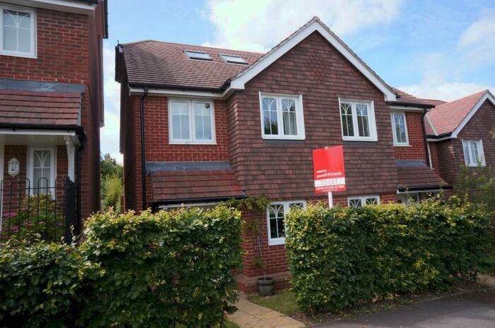 3 Bedroom Town House To Rent In Borovere Lane, Alton, GU34