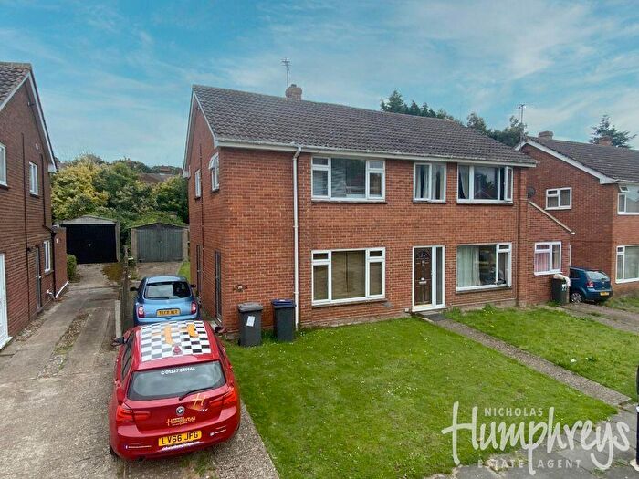 3 Bedroom Semi-Detached House To Rent In College Road, CT1