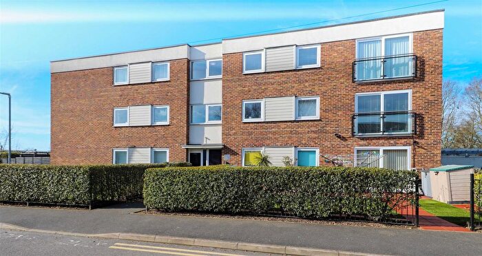 2 Bedroom Flat For Sale In Martin Close, Uxbridge, UB10