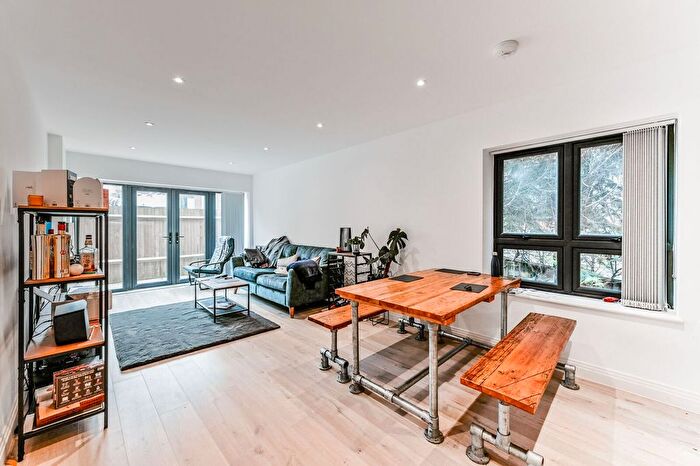 2 Bedroom Flat To Rent In More Close, Croydon, Purley, CR8