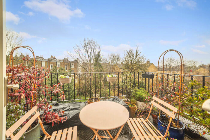 2 Bedroom Flat To Rent In St Augustines Road, Camden, NW1