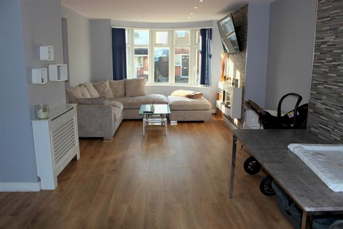 2 Bedroom Semi-Detached House To Rent In Norfolk Road, Luton, LU2