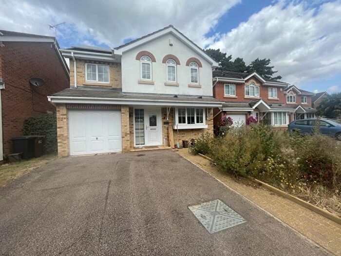 4 Bedroom House To Rent In Penfold Gardens, Great Billing, Northampton, NN3