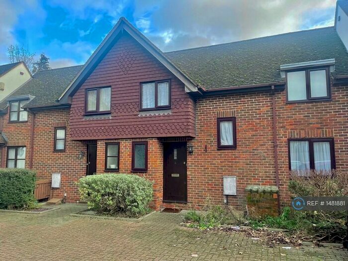 2 Bedroom Terraced House To Rent In Rosefield Close, Carshalton, SM5