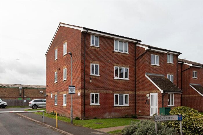 2 Bedroom Flat For Sale In Liden Close, Walthamstow, E17