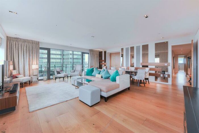 3 Bedroom Apartment To Rent In Triton Building, NW1