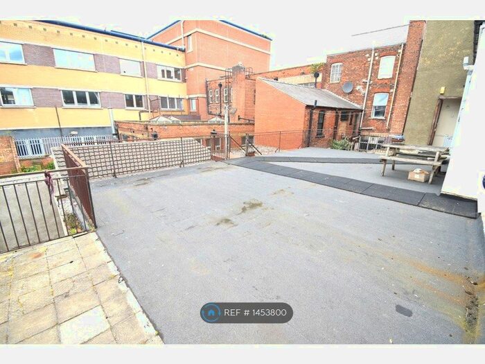 1 Bedroom Flat To Rent In Freeman Street, Grimsby, DN32