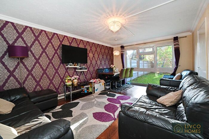 2 Bedroom Flat For Sale In Newland Street, London, E16
