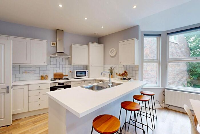 6 Bedroom House To Rent In Devonshire Promenade, NG7