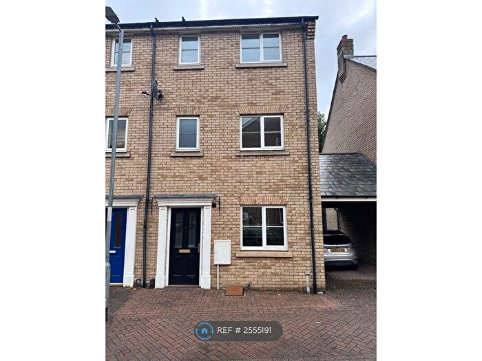 4 Bedroom Semi-Detached House To Rent In Bradford Drive, Colchester, CO4
