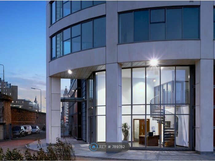 2 Bedroom Flat To Rent In William Jessop Way, Liverpool, L3