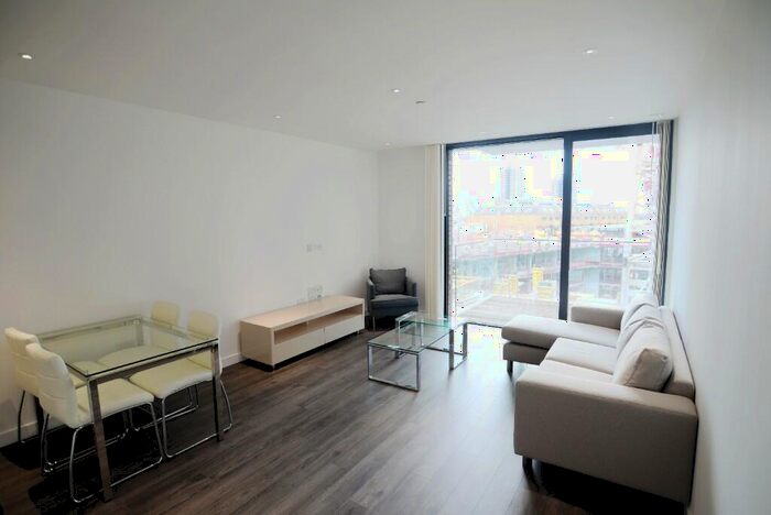 2 Bedroom Flat For Sale In Canter Way, London, E1