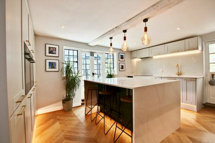 4 Bedroom Detached House To Rent In Bromley Road, Shortlands, Bromley, BR2