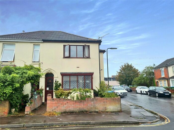 3 Bedroom End Of Terrace House To Rent In Heysham Road, Southampton, Hampshire, SO15
