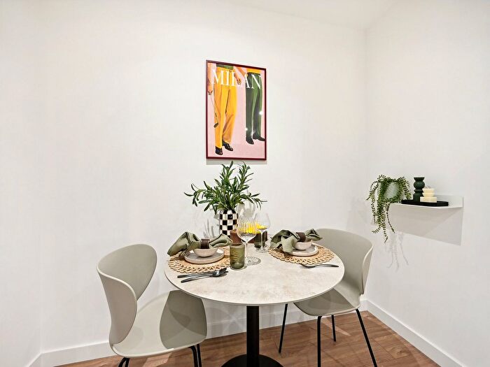 1 Bedroom Flat To Rent In Uncle Acton, Victoria Road, W3