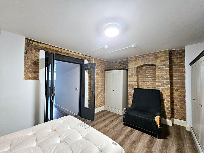 2 Bedroom Flat To Rent In Warspite Road, Woolwich, SE18