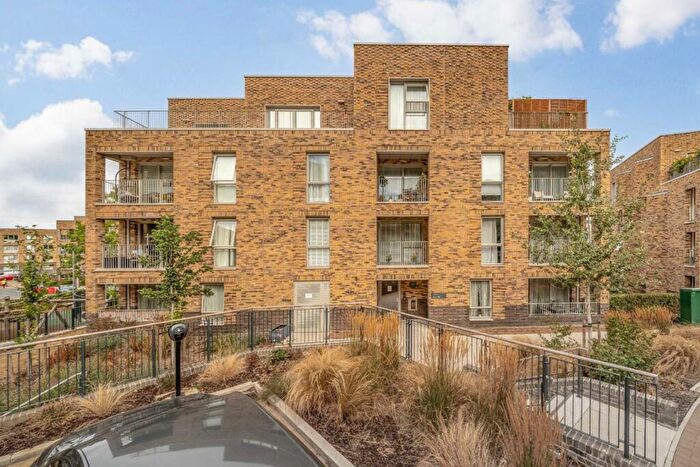 2 Bedroom Flat For Sale In Cornforth Lane, Mill Hill, NW7