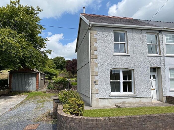 4 Bedroom Semi-Detached House For Sale In Heol Blaenhirwaun, Drefach, Llanelli, SA14