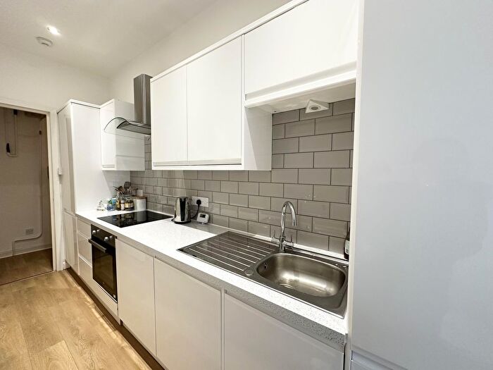 1 Bedroom Flat To Rent In Dumbarton Road, Glasgow, G11