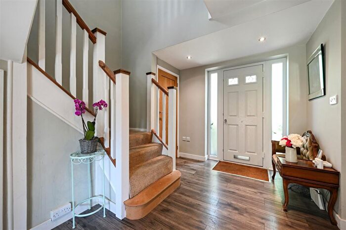 4 Bedroom Detached House For Sale In Redhill Road, Rowland's Castle, PO9