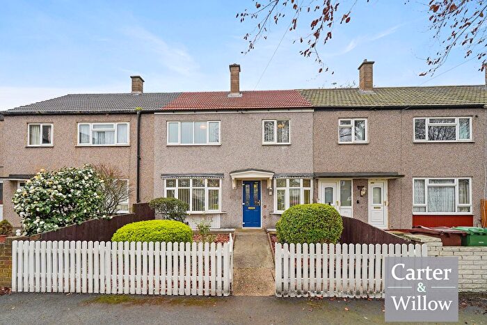 3 Bedroom Terraced House For Sale In Curzon Crescent, Barking, IG11
