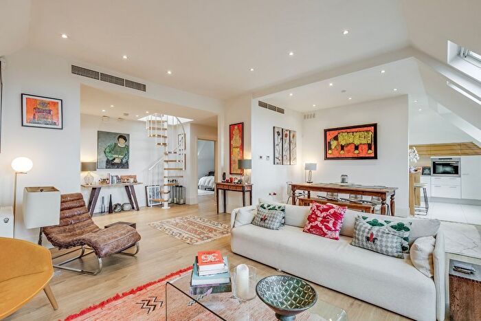 3 Bedroom Flat To Rent In Redington Road, Hampstead, London, NW3