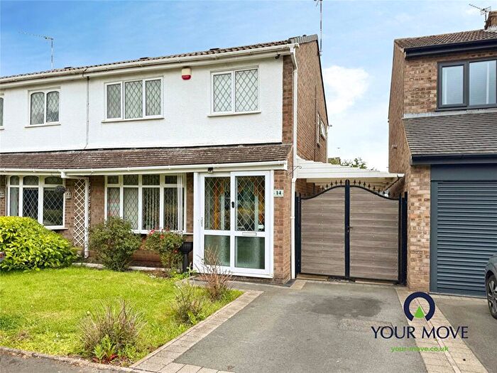 3 Bedroom Semi-Detached House To Rent In Wessex Close, Bedworth, Warwickshire, CV12