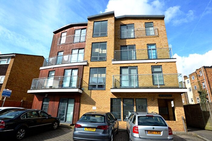 2 Bedroom Flat For Sale In Palace Road, London, SE19