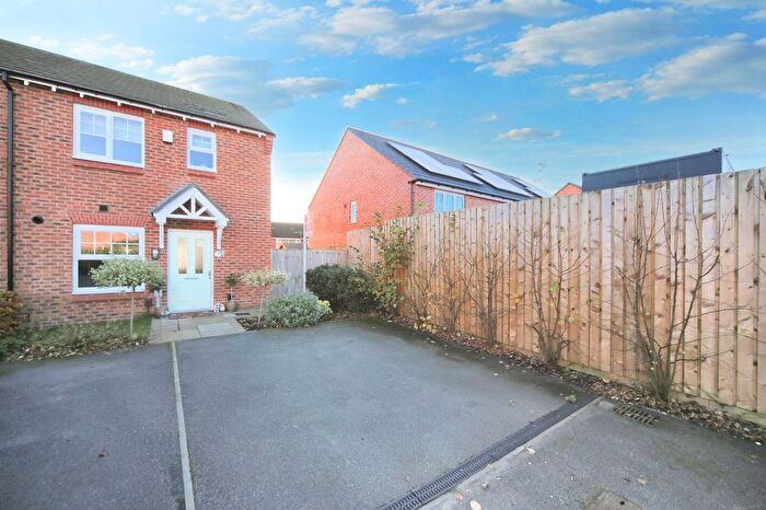 3 Bedroom Semi-detached House For Sale In Granary Square, Aspull, WN2