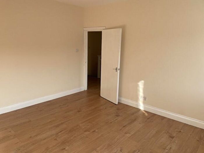 3 Bedroom Flat To Rent In Stretham Road, Mitcham, CR4
