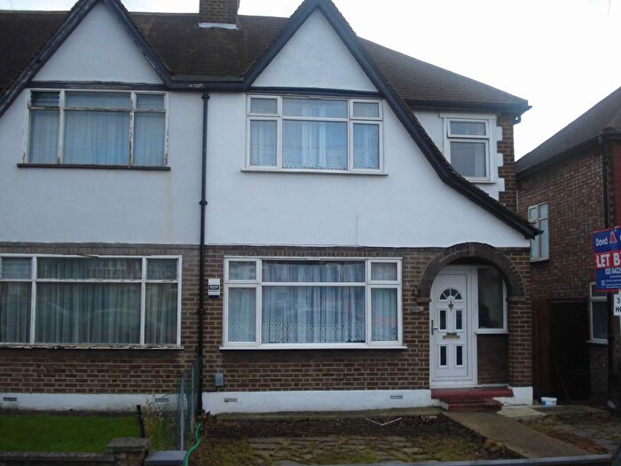 3 Bedroom Semi Detached House For Sale In Northolt, UB5