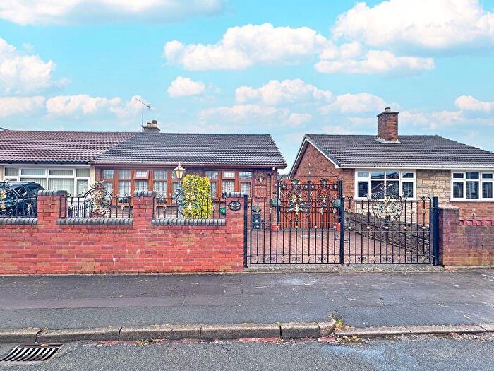 2 Bedroom Semi-Detached Bungalow For Sale In Newman Road, Tipton, DY4
