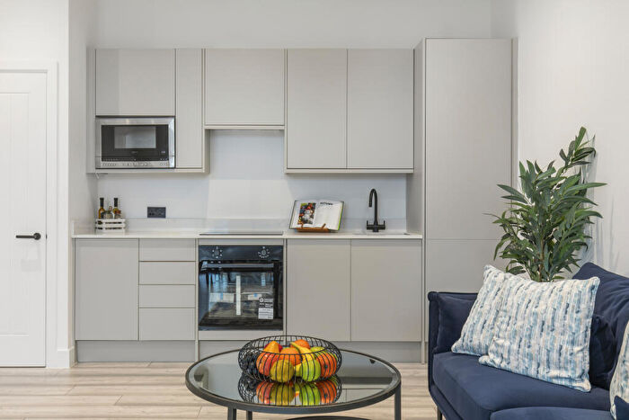 2 Bedroom Flat For Sale In Flat Alice Court High Street, Edgware, HA8