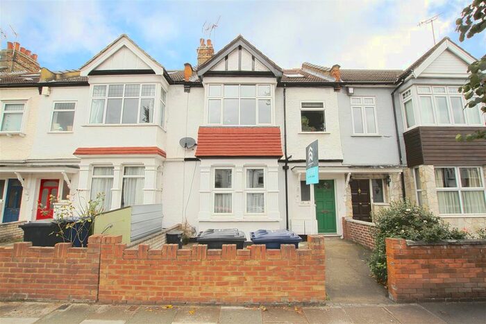 2 Bedroom Flat To Rent In Bernard Avenue, London, W13