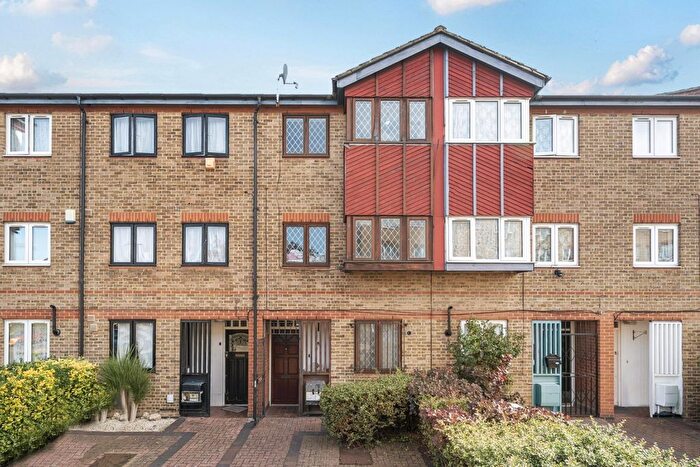 6 Bedroom Terraced House For Sale In Enterprize Way, London, SE8