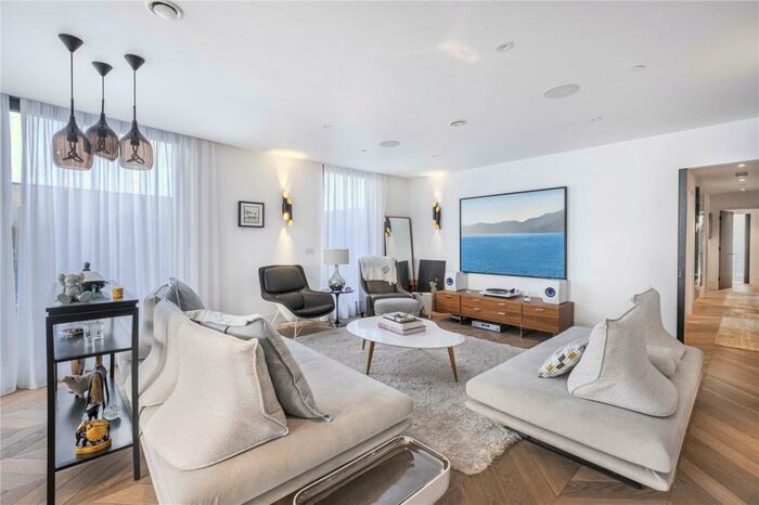 3 Bedroom Penthouse To Rent In Hatton Wall, London, EC1N