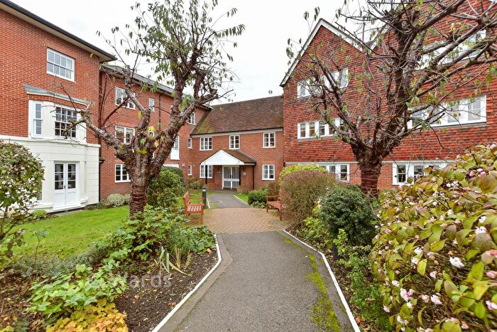 1 Bedroom Flat For Sale In Station Road West, Canterbury, Kent, CT2