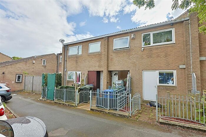 2 Bedroom Flat To Rent In Monday Crescent, Newcastle Upon Tyne, NE4