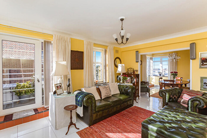 2 Bedroom Apartment For Sale In Wilbury Grange, Wilbury Road, Hove, BN3